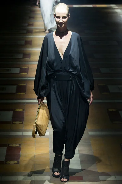 Look 24